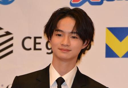 　「第７９回毎日映画コンクール」贈呈式に登場した越山敬達