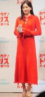 　赤のワンピース衣装で華やかに登場した永野芽郁