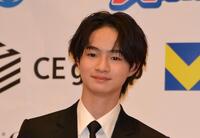 　「第７９回毎日映画コンクール」贈呈式に登場した越山敬達