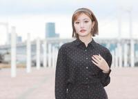 　ポーズを決める王林（撮影・金田祐二）