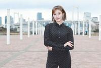 　ポーズを決める王林（撮影・金田祐二）