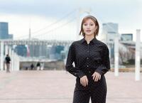 　ポーズを決める王林（撮影・金田祐二）