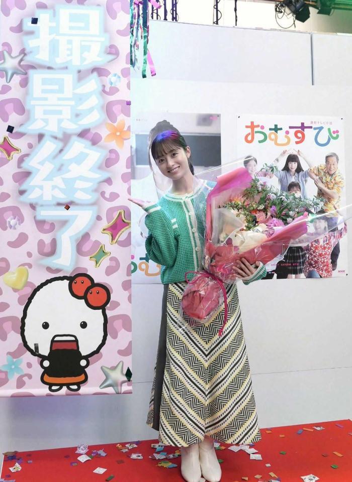 ✩緊急値下げ★【新品、未使用】おむすび B2ポスター 橋本環奈 f_18647698.jpg