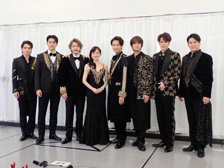 　開演前に記者会見を行った（左から）三浦宏規、甲斐翔真、佐藤隆紀、島田歌穂、井上芳雄、浦井健治、宮野真守、小野田龍之介