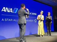 　レセプションに出席した庄野真代（中央）