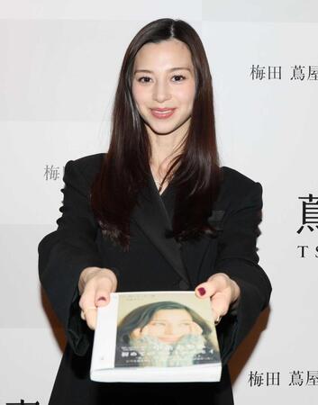 　フォトエッセイの刊行イベントに登場した中条あやみ（撮影・石井剣太郎）