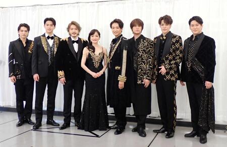 　開演前に記者会見を行った（左から）三浦宏規、甲斐翔真、佐藤隆紀、島田歌穂、井上芳雄、浦井健治、宮野真守、小野田龍之介