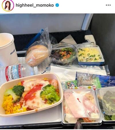 　モモコのインスタグラム＠ｈｉｇｈｈｅｅｌ＿ｍｏｍｏｋｏ（２月１３日付）より 