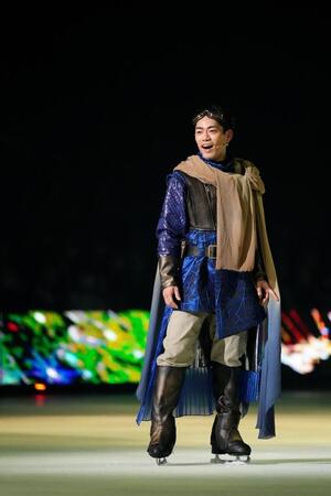 　「氷艶２０２４」の高橋大輔さん　©「氷艶　ｈｙｏｅｎ２０２４　-十字星のキセキ-」より