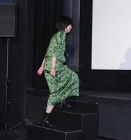 　大ヒット舞台あいさつに登壇する松たか子（撮影・中島達哉）