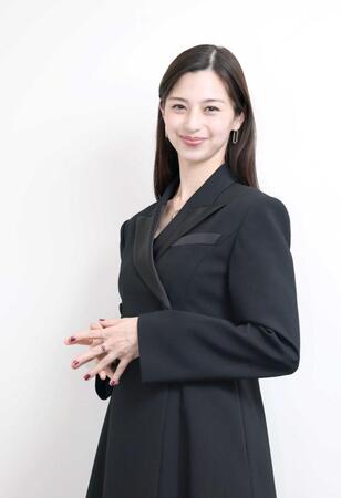 　柔らかな笑みを浮かべる中条あやみ（撮影・石井剣太郎）