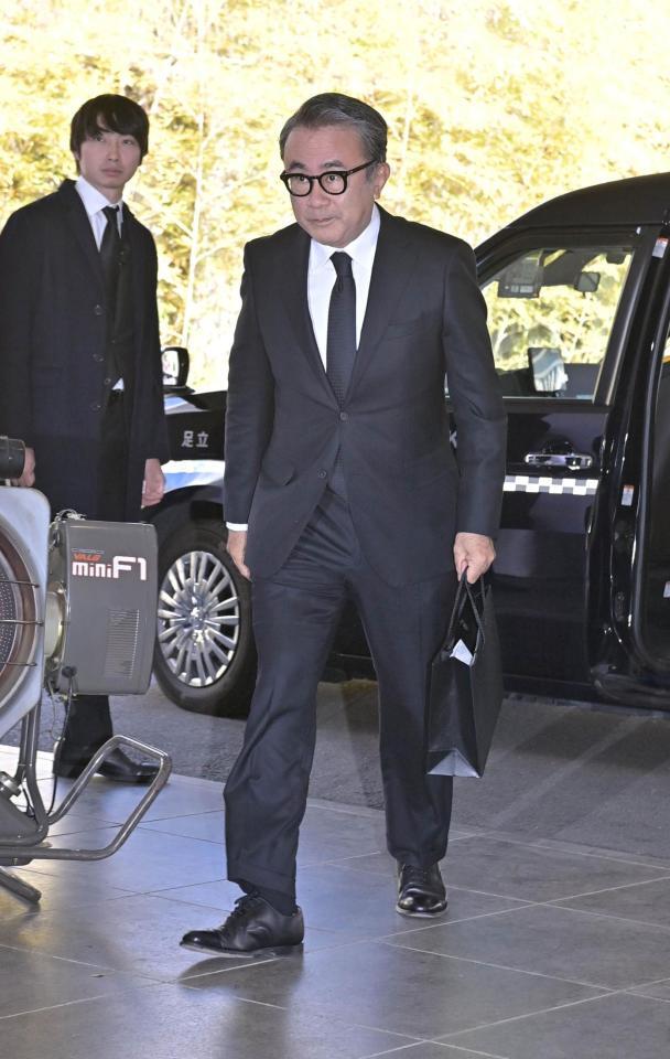 　お別れの会に姿を見せた三谷幸喜氏（撮影・持木克友）