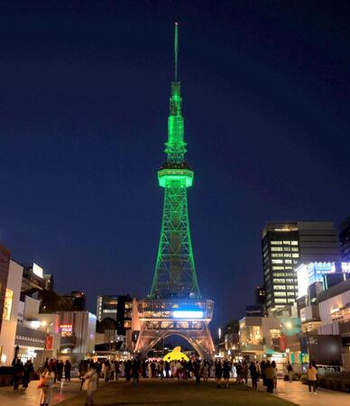　ライトアップされた中部電力ＭＩＲＡＩ　ＴＯＷＥＲ