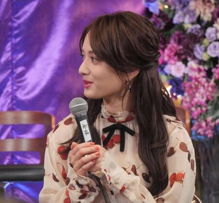 　イベントに出席した谷まりあ