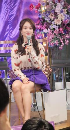 　イベントに出席した谷まりあ