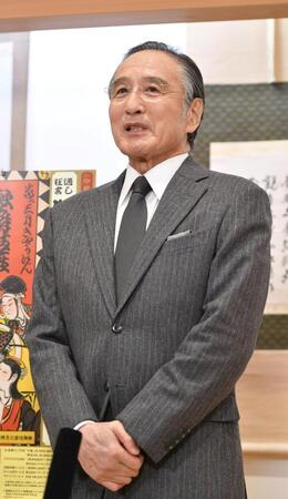 　舞台への意気込みを語る片岡仁左衛門（撮影・持木克友）