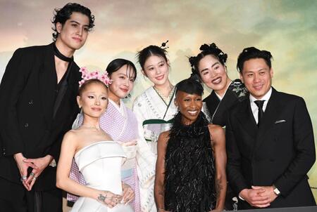 　ジャパンプレミアに登場した（左から）Ｋｅｍｉｏ、アリアナ・グランデ、清水美依紗、高畑充希、シンシア・エリヴォ、ゆりやんレトリィバァ、ジョン・Ｍ・チュウ監督（撮影・佐々木彰尚）