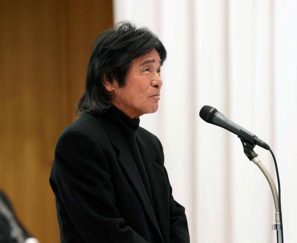 　弔辞を読む松崎しげる