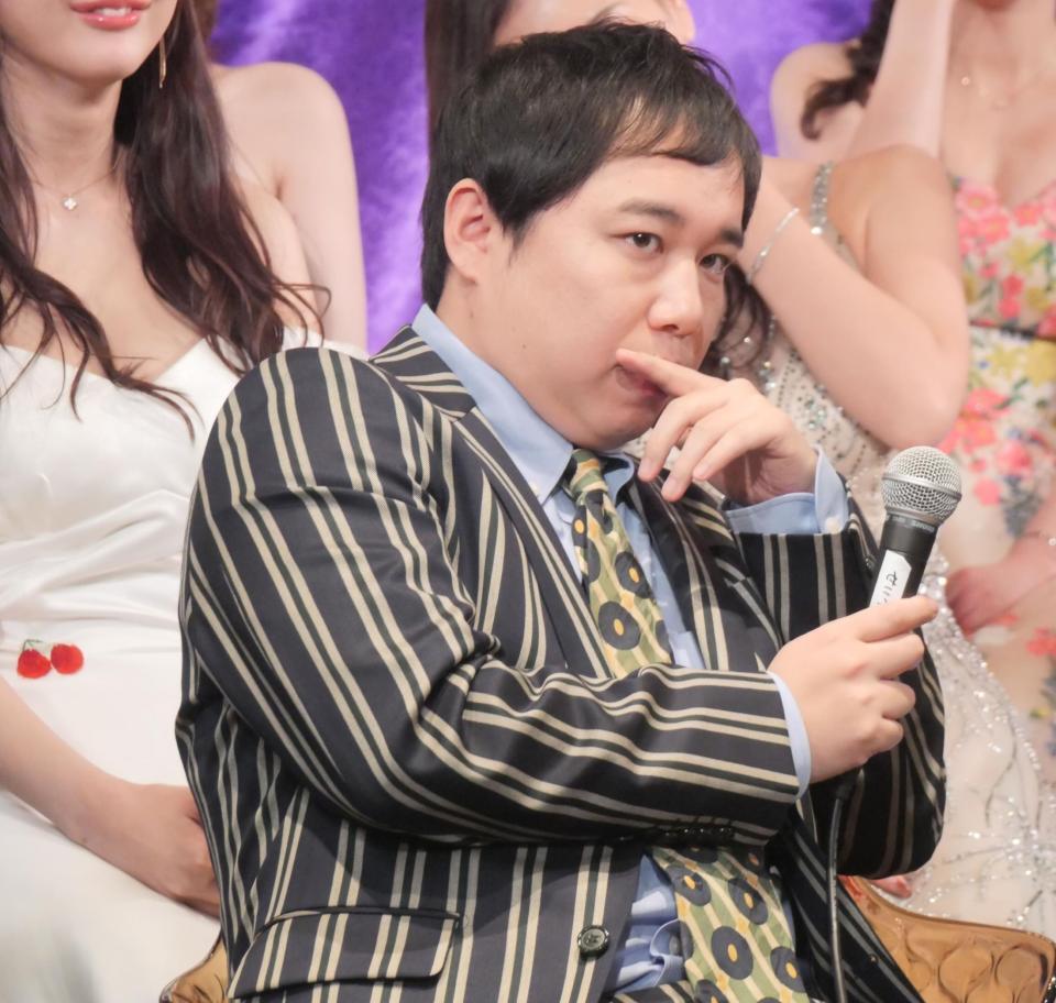 　番組で学んだモテテクとしてクールな「引きのせいや」を演じるせいや