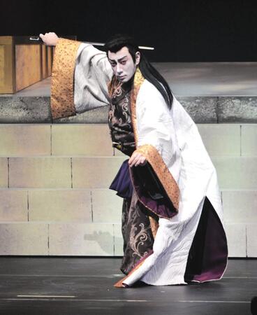 　公開ゲネプロを行った市川團十郎