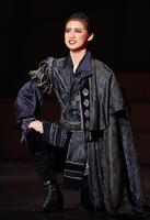 　「Ａ　ＭＯＮＯＬＯＧＵＥ　Ｖｏｌ．Ｖ」で熱演する宝塚音楽学校第１１１期生の三枝友梨乃さん（撮影・高部洋祐）