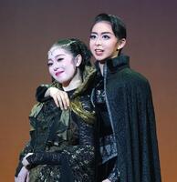 　「Ａ　ＭＯＮＯＬＯＧＵＥ　Ｖｏｌ．Ｖ」で熱演する宝塚音楽学校第１１１期生（撮影・高部洋祐）