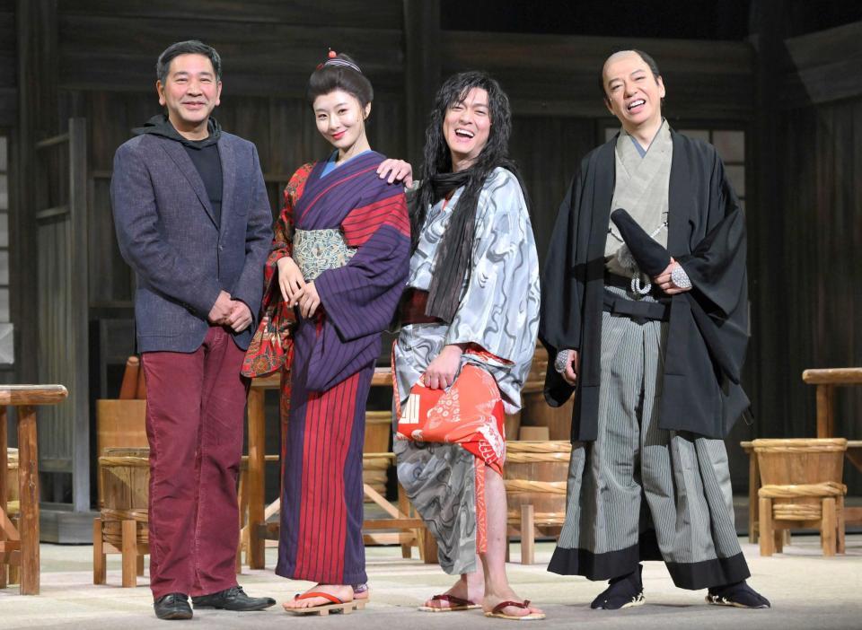 　舞台への意気込みを語った（左から）演出の一色隆司氏、玄理、丸山隆平、板尾創路