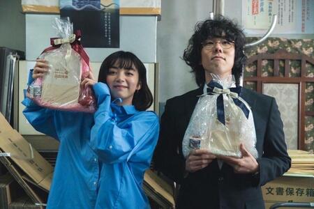 　池田エライザ（左）と野田洋次郎が出演した「舟を編む～私、辞書つくります～」が地上派で放送決定