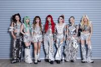 　本番前に気合を入れたＸＧ（左から）ＨＡＲＶＥＹ　ＨＩＮＡＴＡ　ＪＵＲＩＡ　ＪＵＲＩＮ　ＣＨＩＳＡ　ＣＯＣＯＮＡ　ＭＡＹＡ