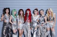 　本番前に気合を入れたＸＧ（左から）ＨＡＲＶＥＹ　ＨＩＮＡＴＡ　ＪＵＲＩＡ　ＪＵＲＩＮ　ＣＨＩＳＡ　ＣＯＣＯＮＡ　ＭＡＹＡ