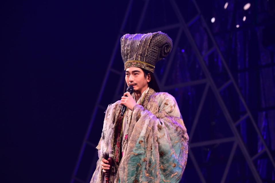 　映画「パリピ孔明」のイベントに登場した向井理