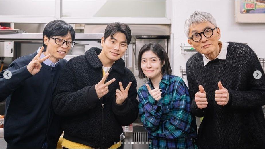 　韓国バラエティー「遊ぶなら何する？」公式インスタグラム＠ｈａｎｇｏｕｔ＿ｗｉｔｈ＿ｙｏｏより（左から）ユ・ジェソクは、イ・イギョン、シム・ウンギョン、松重豊