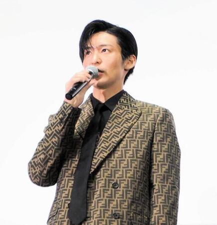 　舞台あいさつを行ったＳｎｏｗ　Ｍａｎ・目黒蓮