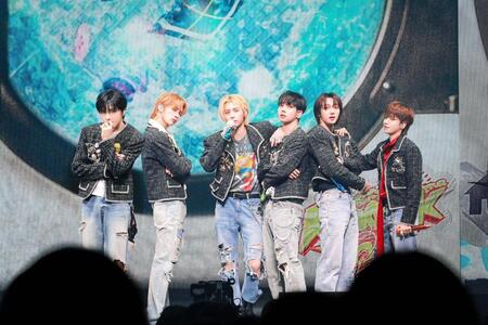 　日本ツアー最終公演を行ったＢＯＹＮＥＸＴＤＯＯＲ　（Ｐ）＆（Ｃ）　ＫＯＺ　Ｅｎｔｅｒｔａｉｎｍｅｎｔ．