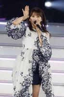 　熱唱する乃木坂４６の与田祐希　ⓒ鈴木健太（ＫＥＮＴＡ　Ｉｎｃ．）