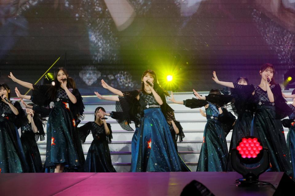 　卒業コンサートで魅了した乃木坂４６の与田祐希（中央）らⓒ鈴木健太（ＫＥＮＴＡ　Ｉｎｃ．）