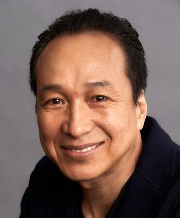 　ヒロインの祖父を務める小日向文世