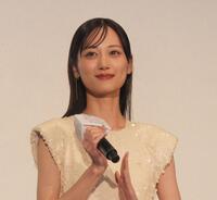 　イベントに出席した山下美月