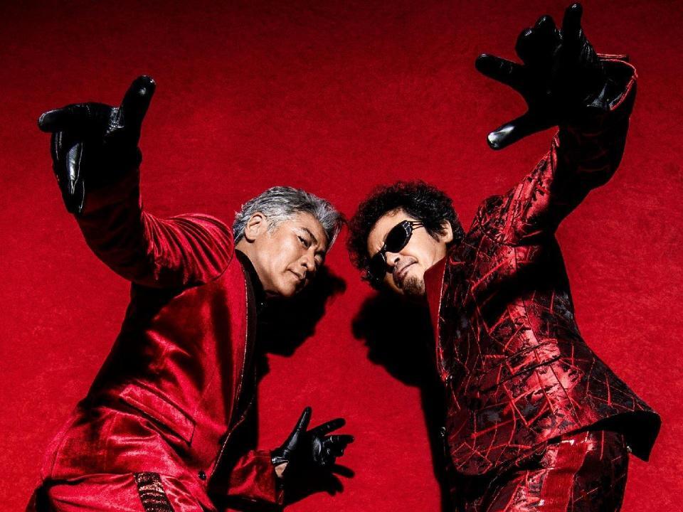 　新ユニットを結成した奥田民生（右）と吉川晃司