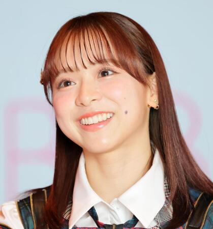 　インタビューに答えるＡＫＢ４８・倉野尾成美（撮影・棚橋慶太）