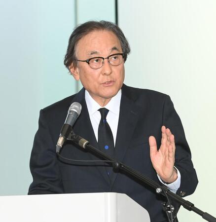 　会見するフジ・メディア・ホールディングスの金光修社長（撮影・園田高夫）