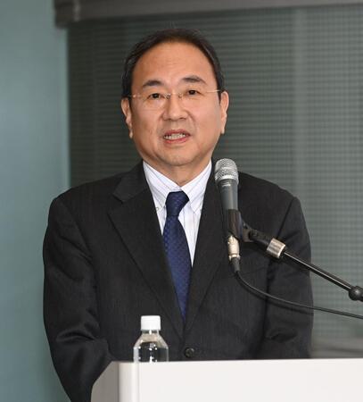 　会見するフジテレビの清水賢治社長（撮影・園田高夫）