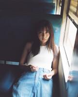 　上白石萌歌写真集「ｃｈａｒｍ　ｃｈａｒｍ」より　Ⓒ松岡一哲／講談社