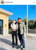 １２歳（当時）の娘と。２２年１１月の花田倉実さんのインスタグラム＠ｋｕｍｉｈａｎａｄａより