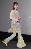 　登壇する広瀬すず（撮影・棚橋慶太）