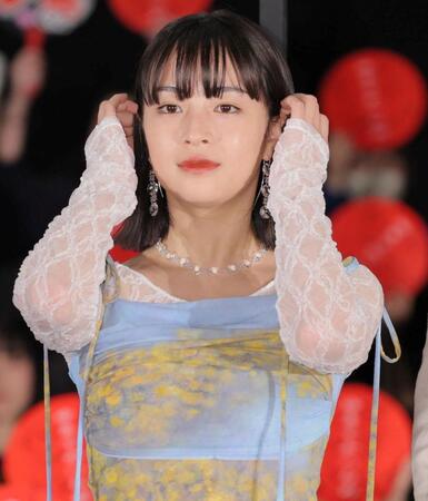 　舞台あいさつに出席した広瀬すず（撮影・棚橋慶太）