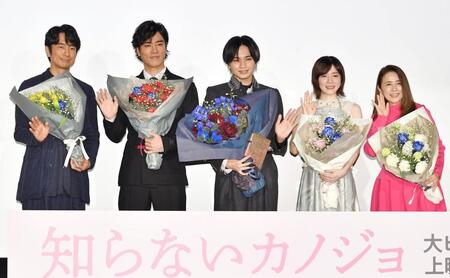 　（左から）眞島秀和、桐谷健太、中島健人、ｍｉｌｅｔ、風吹ジュン（撮影・持木克友）