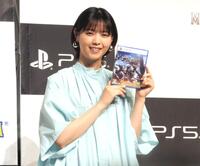 　笑顔で撮影に応じた西野七瀬