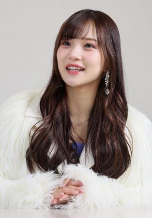 取材に応じる稲場愛香＝デイリースポーツ神戸本社（撮影・石井剣太郎）