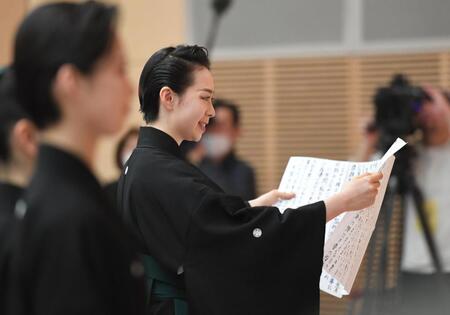 　卒業生答辞を述べる光田悠那さん（撮影・高部洋祐）